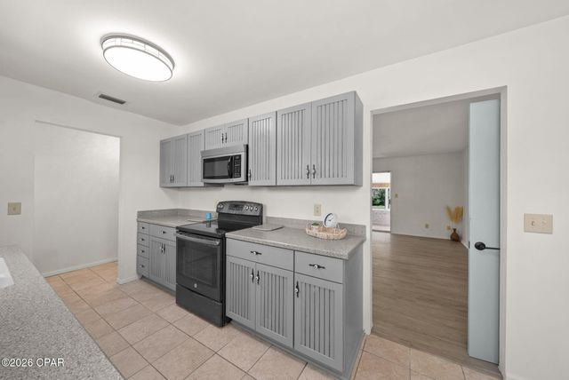1812 Airport Circle, Panama City, FL 32405