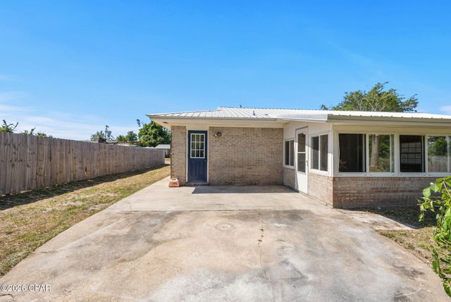 1812 Airport Circle, Panama City, FL 32405