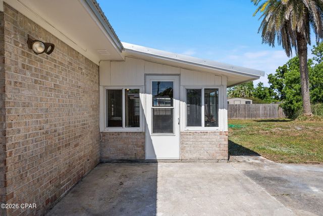 1812 Airport Circle, Panama City, FL 32405