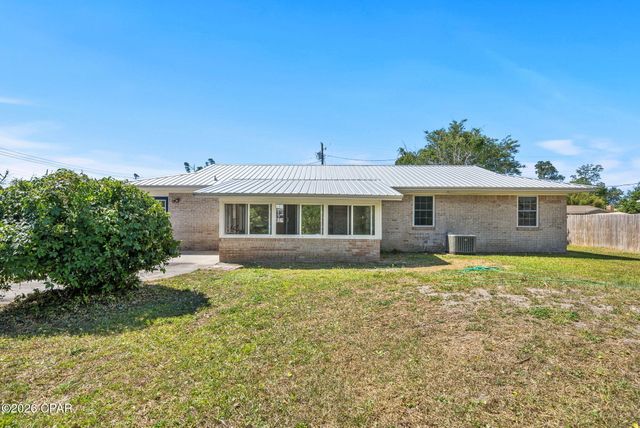 1812 Airport Circle, Panama City, FL 32405