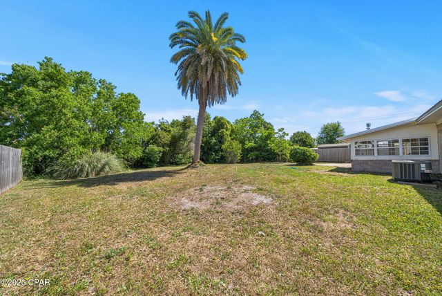 1812 Airport Circle, Panama City, FL 32405