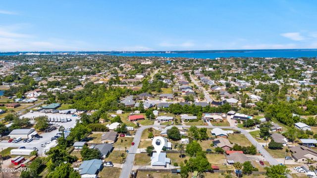 1812 Airport Circle, Panama City, FL 32405