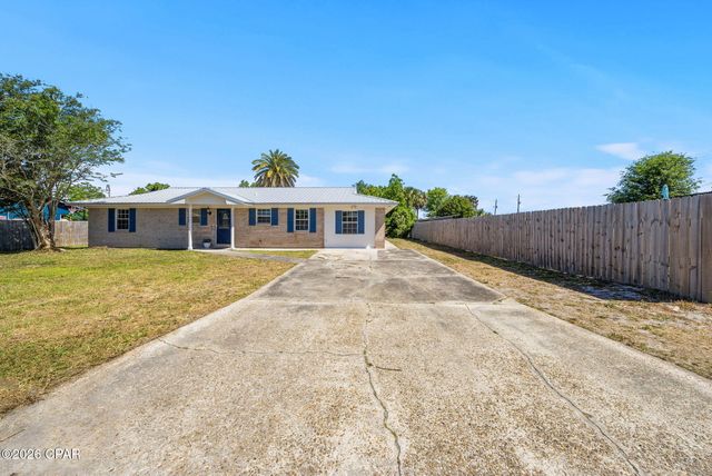 1812 Airport Circle, Panama City, FL 32405