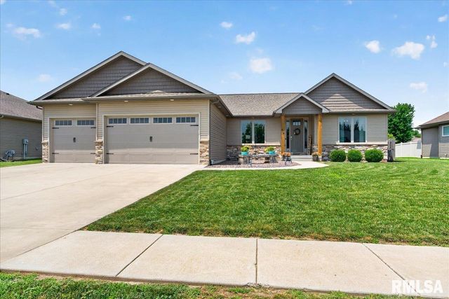 409 SOMMERSET Drive, Chatham, IL 62629
