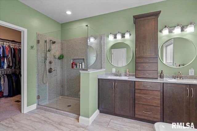 409 SOMMERSET Drive, Chatham, IL 62629
