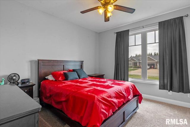 409 SOMMERSET Drive, Chatham, IL 62629