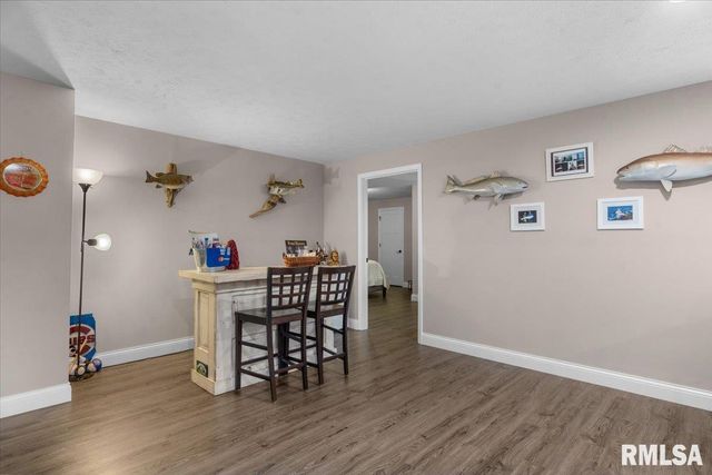 409 SOMMERSET Drive, Chatham, IL 62629