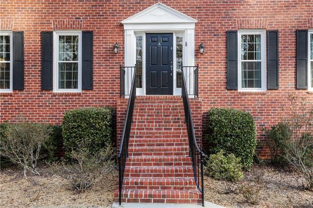 2405 Kimbrough Court, Sandy Springs, GA 30350