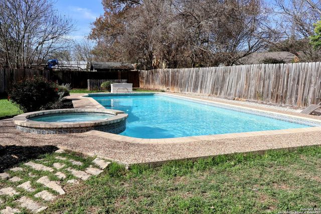 305 Southwick, Seguin, TX 78155