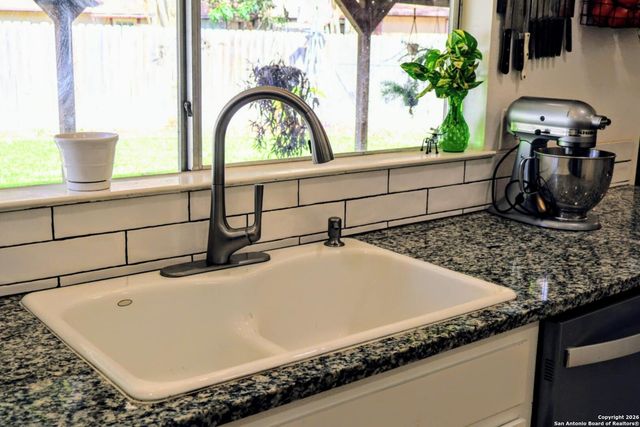 305 Southwick, Seguin, TX 78155