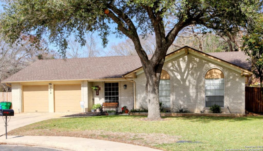 305 Southwick, Seguin, TX 78155