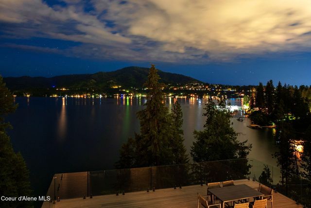 10536 N Lakeview DR, Hayden Lake, ID 83835