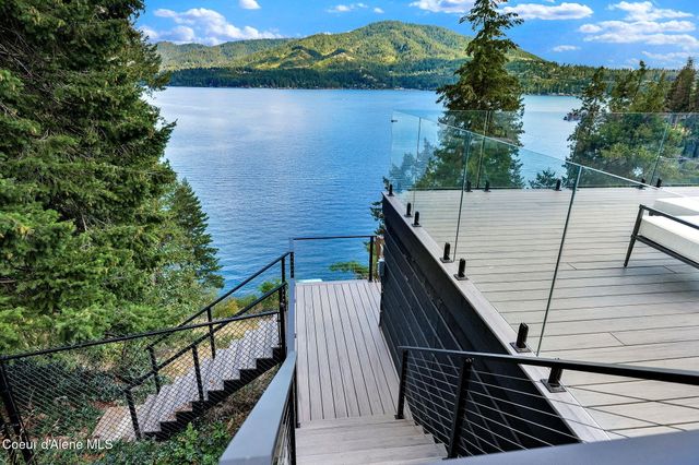 10536 N Lakeview DR, Hayden Lake, ID 83835
