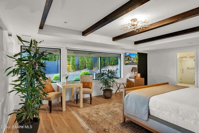 10536 N Lakeview DR, Hayden Lake, ID 83835