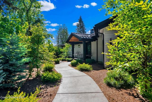 10536 N Lakeview DR, Hayden Lake, ID 83835