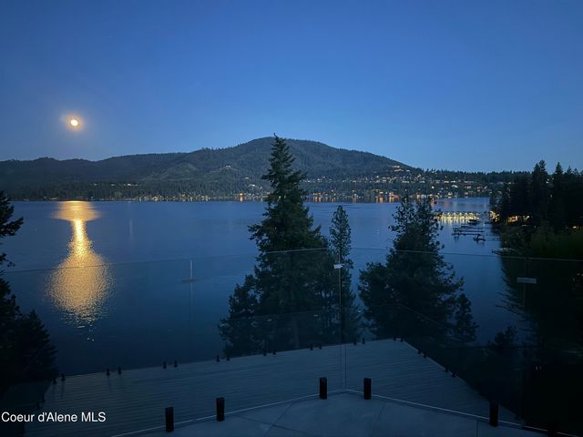 10536 N Lakeview DR, Hayden Lake, ID 83835