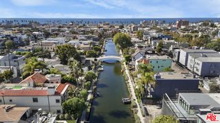 419 Carroll Canal, Venice, CA 90291