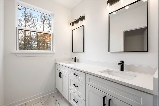 13 Abbotsley Lane, Bella Vista, AR 72714