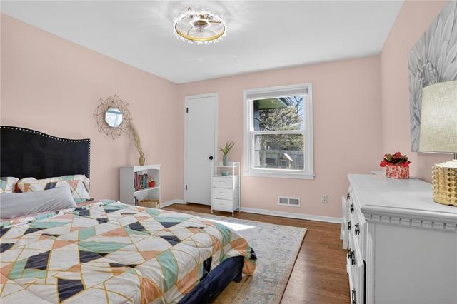 8309 Travis Lane, Overland Park, KS 66212