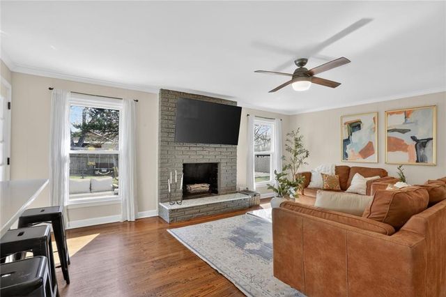 8309 Travis Lane, Overland Park, KS 66212