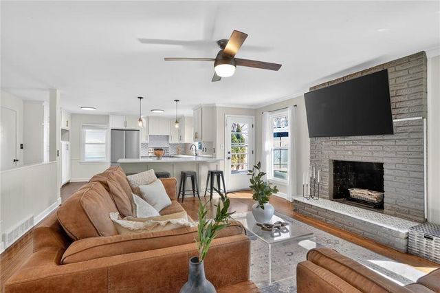 8309 Travis Lane, Overland Park, KS 66212