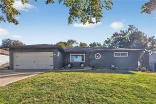 8309 Travis Lane, Overland Park, KS 66212