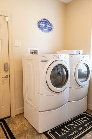 33 Colonnade, Greece, NY 14468