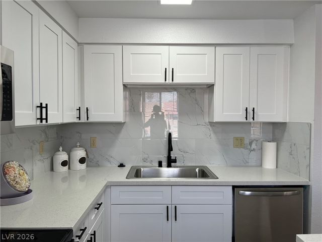 5080 Indian River Drive 360, Las Vegas, NV 89103