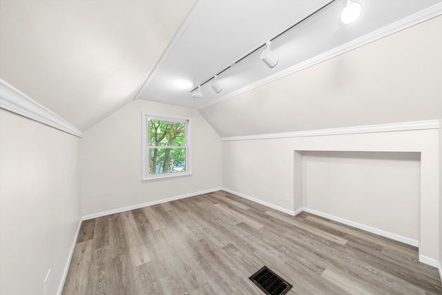 9417 S 78th Avenue, Hickory Hills, IL 60457