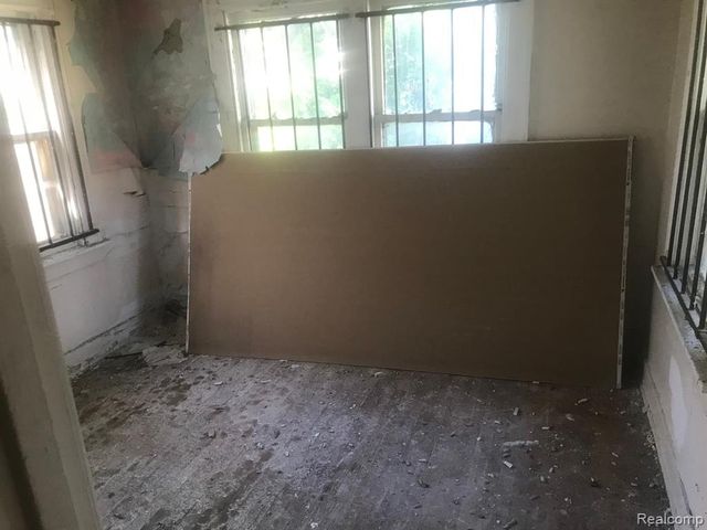 5200 Maplewood Street, Detroit, MI 48204
