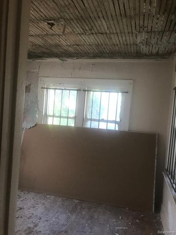 5200 Maplewood Street, Detroit, MI 48204