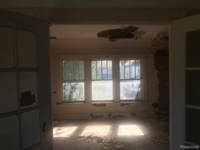 5200 Maplewood Street, Detroit, MI 48204
