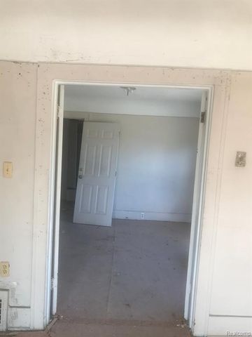 5200 Maplewood Street, Detroit, MI 48204