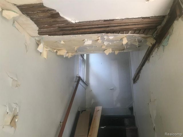 5200 Maplewood Street, Detroit, MI 48204
