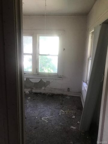 5200 Maplewood Street, Detroit, MI 48204