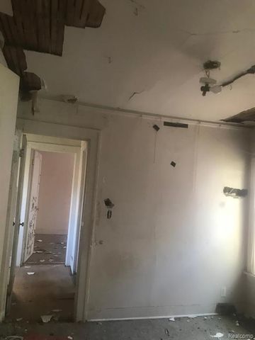 5200 Maplewood Street, Detroit, MI 48204