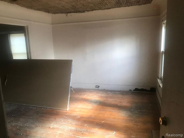 5200 Maplewood Street, Detroit, MI 48204