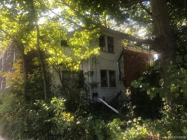 5200 Maplewood Street, Detroit, MI 48204