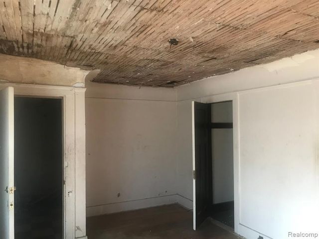 5200 Maplewood Street, Detroit, MI 48204