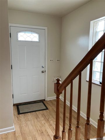 194 Alter Road, Detroit, MI 48215