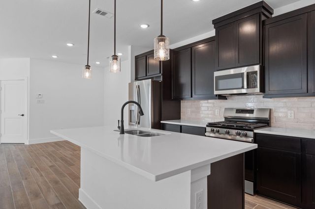 10119 Crescendo Way, Iowa Colony, TX 77583