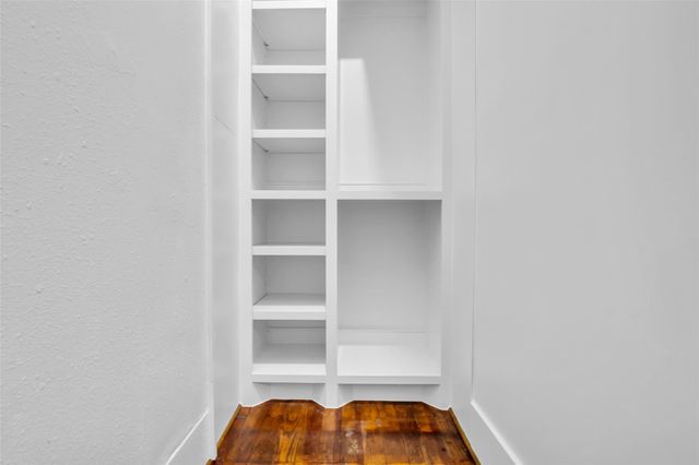 611 Harvard Street, Houston, TX 77007