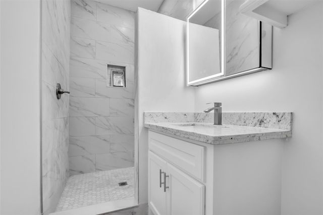 611 Harvard Street, Houston, TX 77007