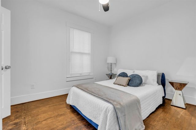 611 Harvard Street, Houston, TX 77007