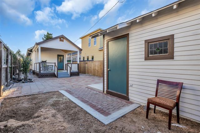 611 Harvard Street, Houston, TX 77007