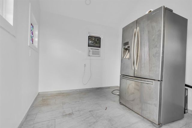 611 Harvard Street, Houston, TX 77007