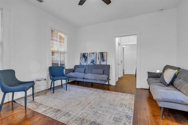 611 Harvard Street, Houston, TX 77007