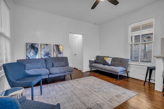 611 Harvard Street, Houston, TX 77007