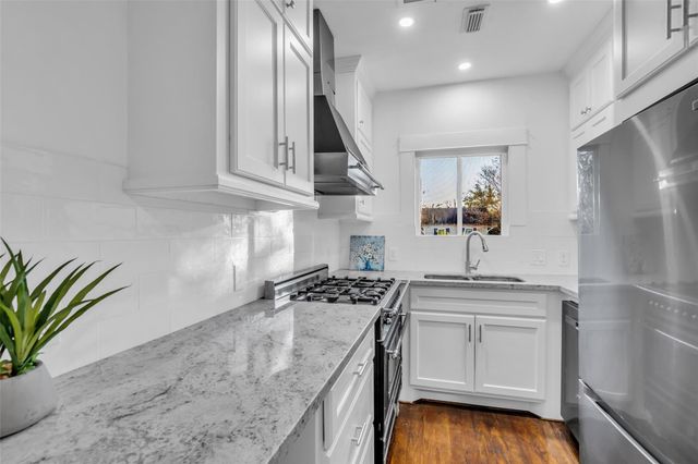 611 Harvard Street, Houston, TX 77007