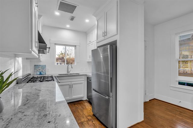 611 Harvard Street, Houston, TX 77007